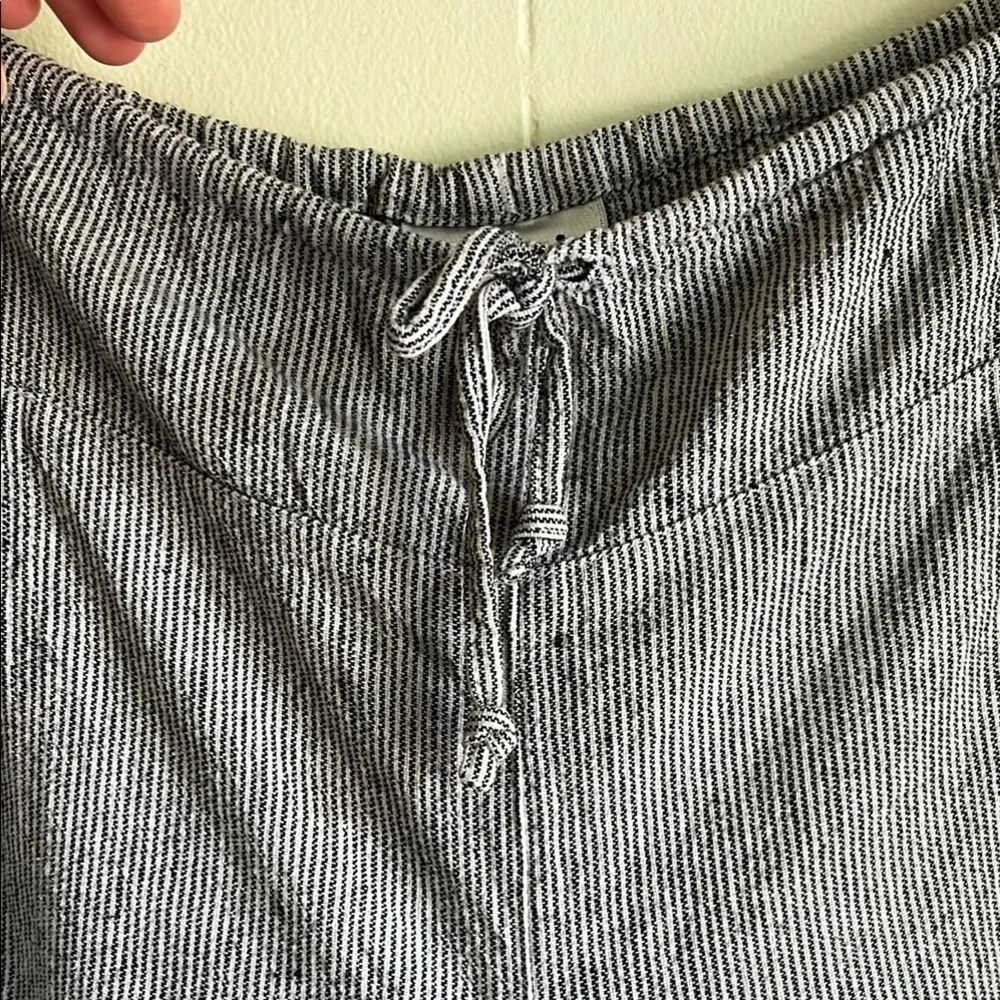 Chico's Black and White Wide Leg Linen Blend Coastal Lagen Look Pants Sz 12 or L